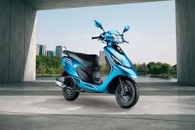 Safety Tips for Riding a Light Weight Scooty in Indian Traffic